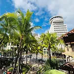 Royal Kuhio 1703 - Spacious Studio With Stunning Mountain Views In The Heart Of Waikiki!